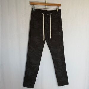 Vuori Women Ripstop Pant Camo Size XS Cargo Drawstring VW401 Outdoor Hiking EUC